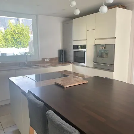 Maison Proche Centre בית נופש *